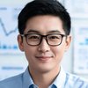 一位中国男性数据分析师头像,戴着眼镜